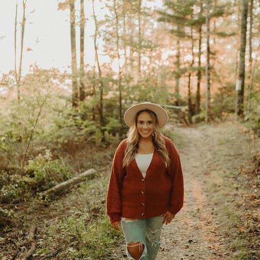 Mikayla Calhoun